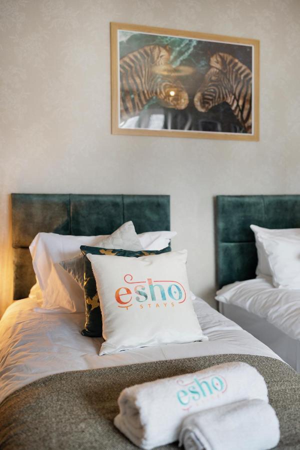 4 Bedroom Home With Garden, Game Room, Parking- Esho Stays Gloucester Exteriér fotografie