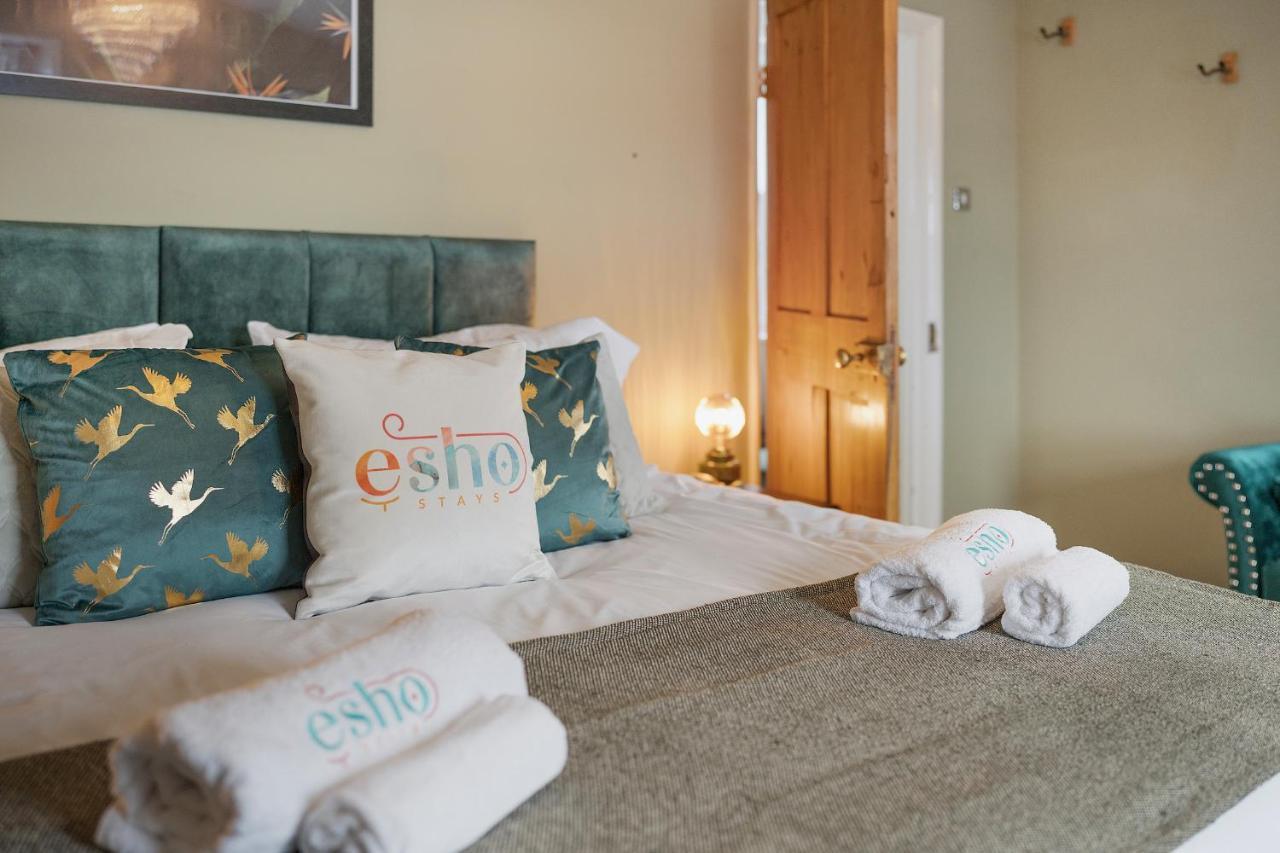 4 Bedroom Home With Garden, Game Room, Parking- Esho Stays Gloucester Exteriér fotografie