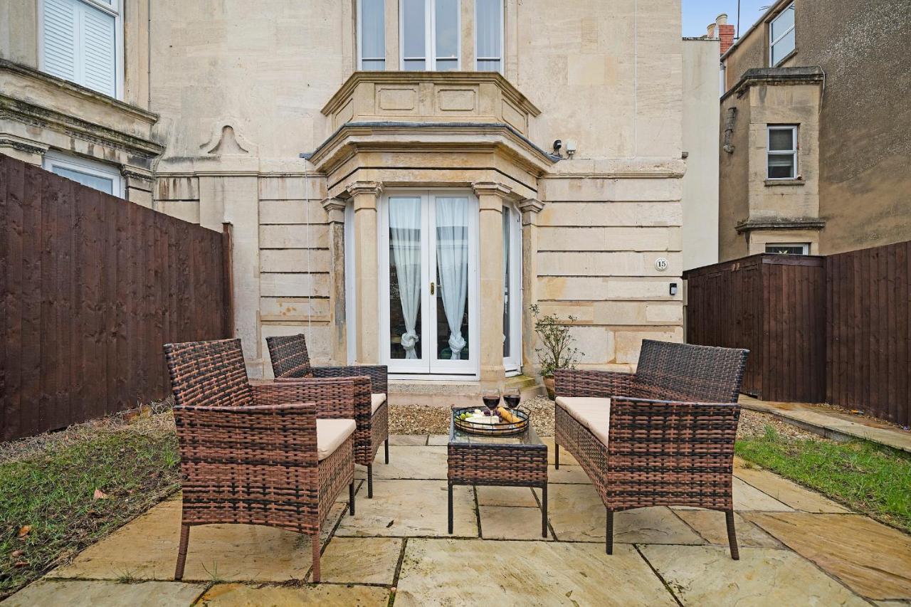 4 Bedroom Home With Garden, Game Room, Parking- Esho Stays Gloucester Exteriér fotografie