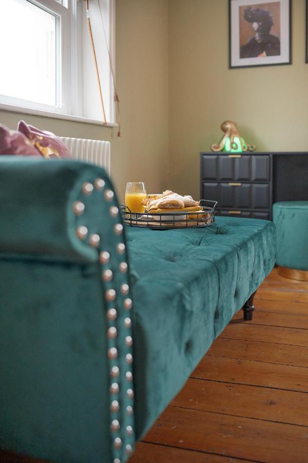 4 Bedroom Home With Garden, Game Room, Parking- Esho Stays Gloucester Exteriér fotografie