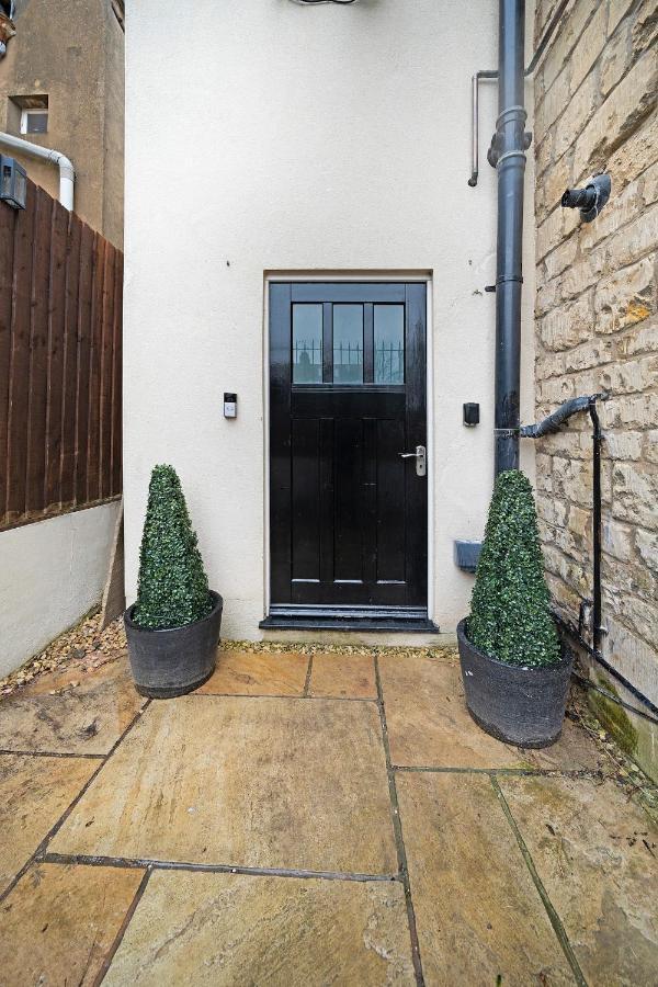 4 Bedroom Home With Garden, Game Room, Parking- Esho Stays Gloucester Exteriér fotografie