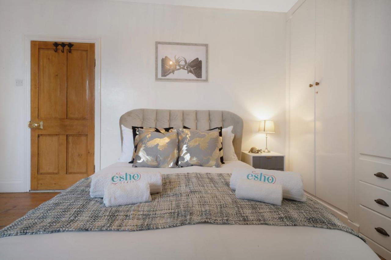 4 Bedroom Home With Garden, Game Room, Parking- Esho Stays Gloucester Exteriér fotografie