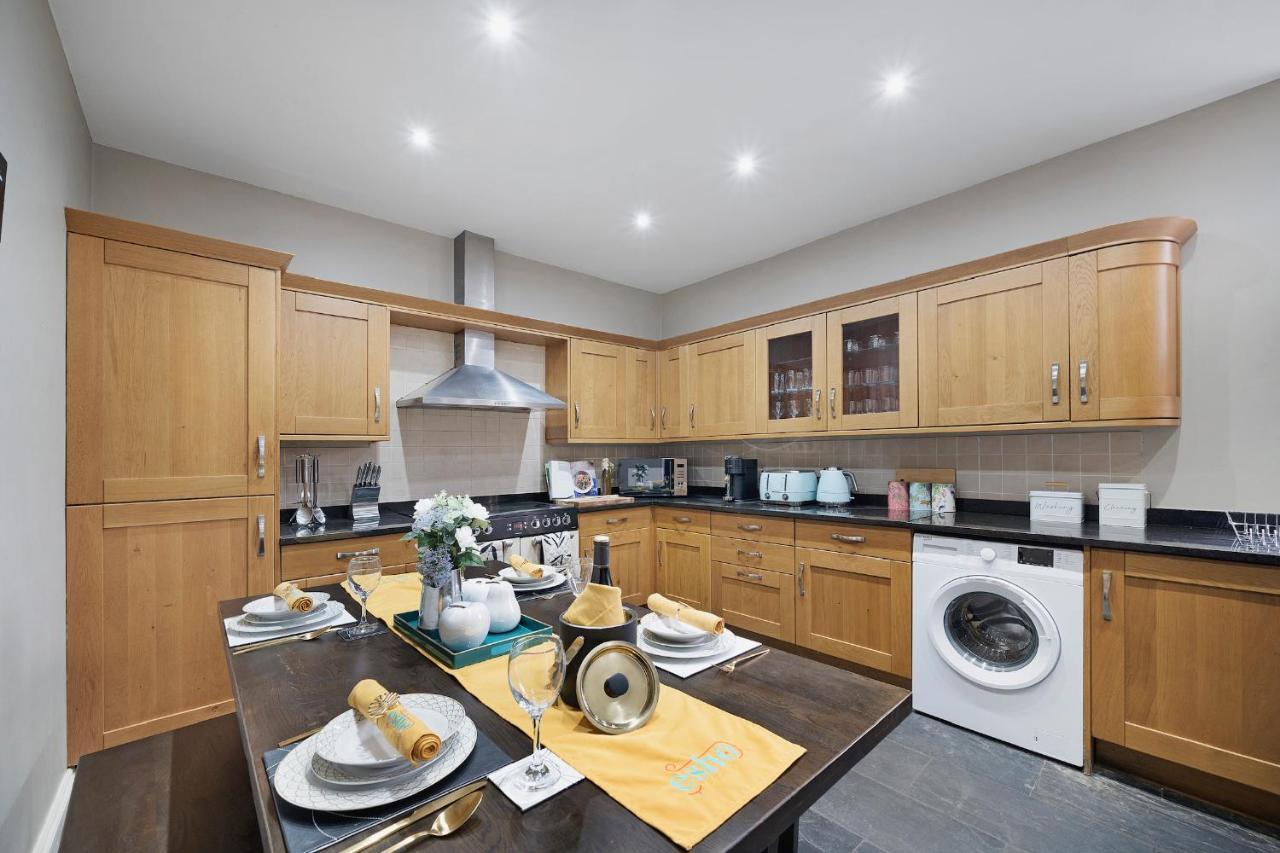 4 Bedroom Home With Garden, Game Room, Parking- Esho Stays Gloucester Exteriér fotografie