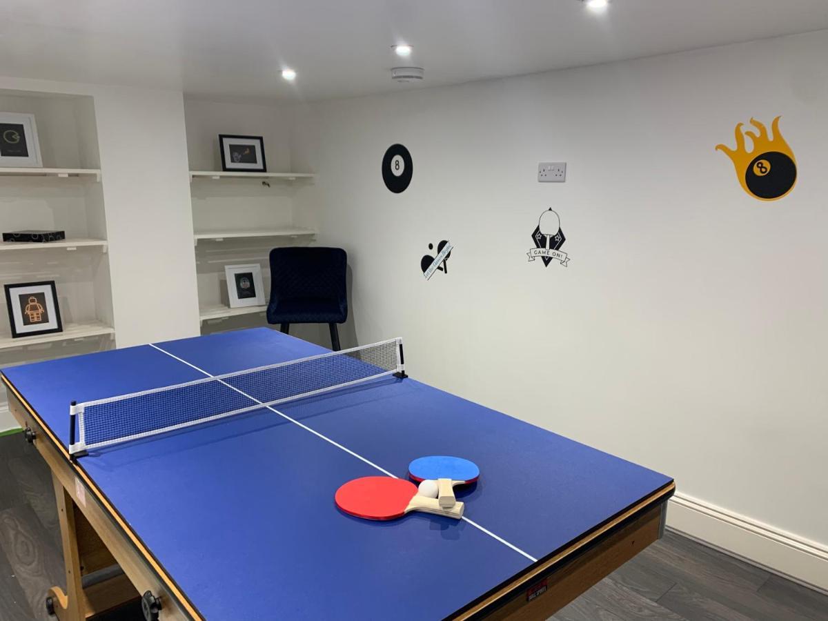 4 Bedroom Home With Garden, Game Room, Parking- Esho Stays Gloucester Exteriér fotografie